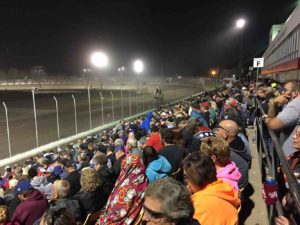 lakeside-speedway-crowd-grandstand