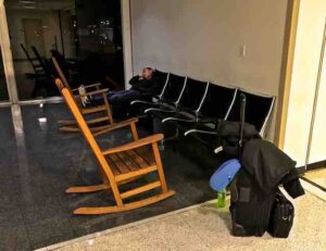 sleeping-in-ronald-reagan-airport