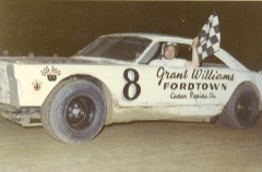 Darrell certainly won his share of races. This victory was at the Sterling Speedbowl in 1967. I liked his black and white cars best of all. (Dennis Piefer photo)