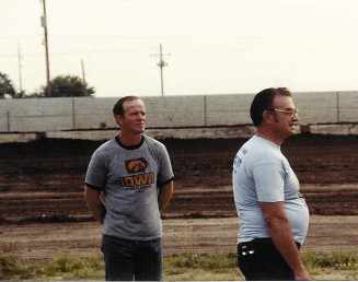 Kenny Walton, Dake protege and former World 100 winner check out the track. (Vern Naley collection.)