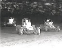 I fell in love with wingless sprint cars at Ascot.