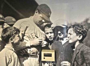 babe-ruth-signing-autographs